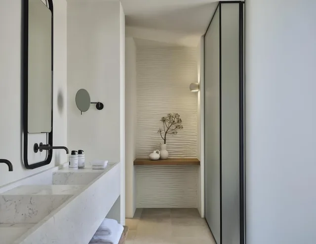 جناح بسرير كينج بإطلالة على البحر بغرفة نوم واحدة بجاكوزي، Parian Chronicle Hotel Paros 6/6