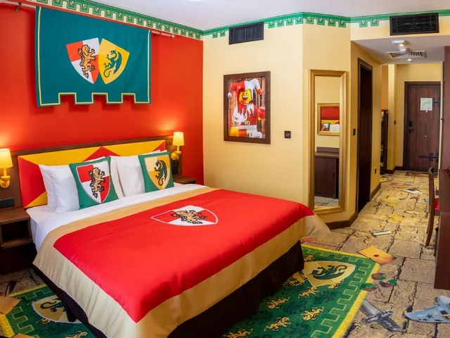 Kingdom Fully Themed Room WITH PARK ACCESS، LEGOLAND Hotel Dubai 1/3