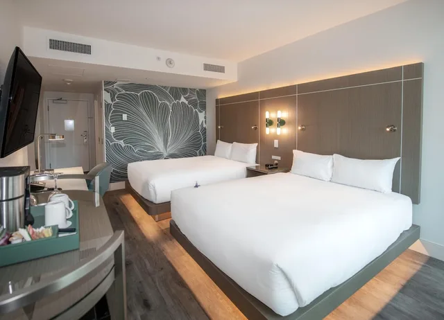 Room, 2 Queen Beds, Coast Coal Harbour Hotel 4/6