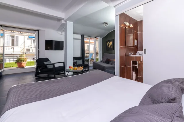غرفة ثلاثية بسرير مزدوج وسرير فردي، CELENYA HOTEL 6/8