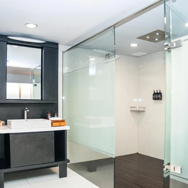 Penthouse Suite, King Bed، Cross Paasha Seminyak Bali 4/7