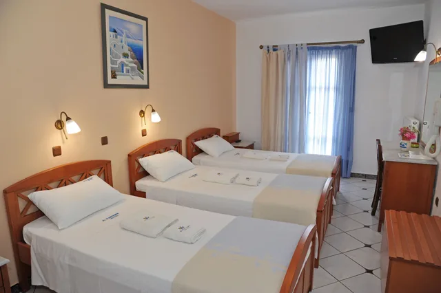 Comfort, Triple, 1 King and 1 Single Beds, Valley View، ALK Hotel 2/8