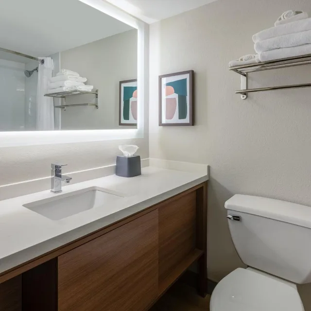 جناح بسريرين، Holiday Inn Morgantown Reading Area 5/9