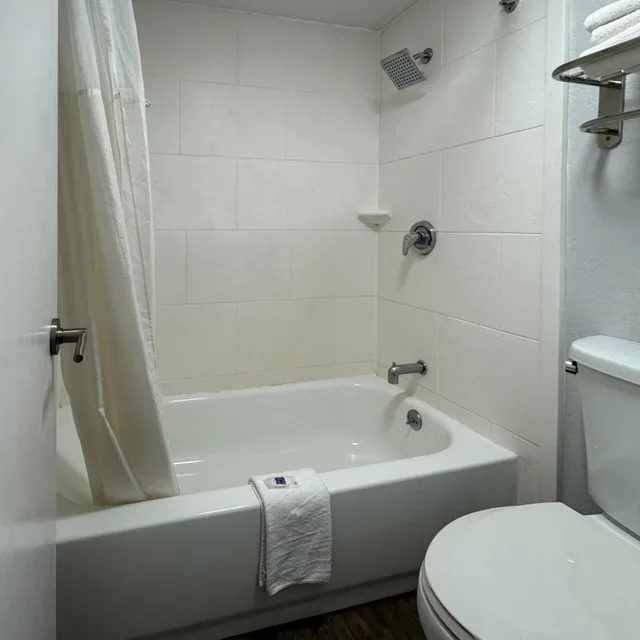 غرفة بسرير كينج، Motel6 Huntsville, AL - University Dr 8/10