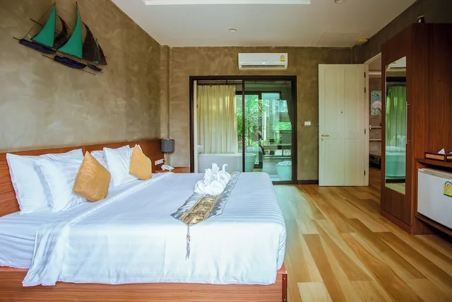 Garden Villa, Deluxe, King and Twin Beds، Blue River Resort 1/10