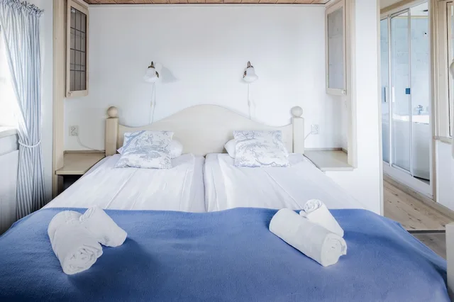 غرفة ديلوكس بسريرين منفصلين بحوض جاكوزي، Klockargarden Hotell 2/3