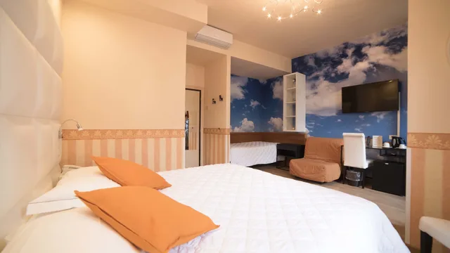 Room, Triple, Hotel Jane 1/7