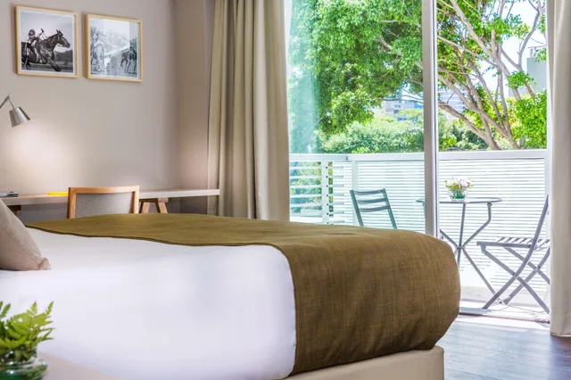 2 Rooms, Suite, Queen Bed, Dazzler By Wyndham Buenos Aires Polo 3/3