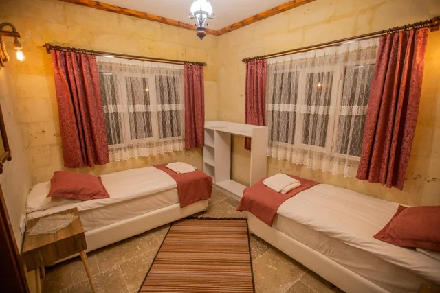 جناح عائلي، Capiedra Hotel 6/10