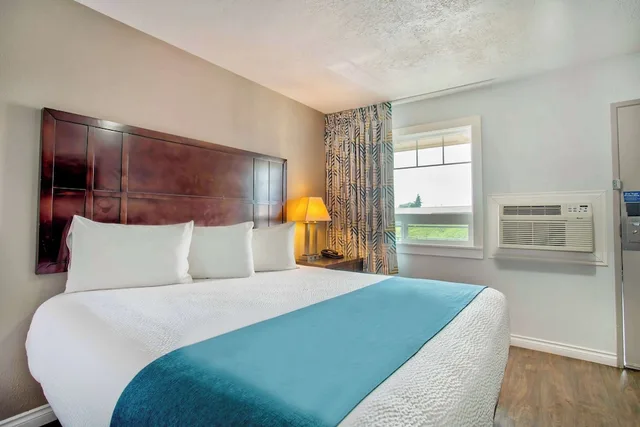 غرفة قياسية بسرير كينج، Studio6 Suites Albany, OR 2/7