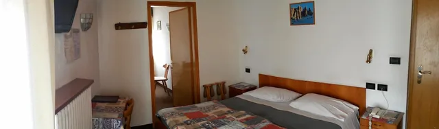 غرفة رباعية بسرير كوين وسريرين منفصلين، Hotel Oswald 2/7