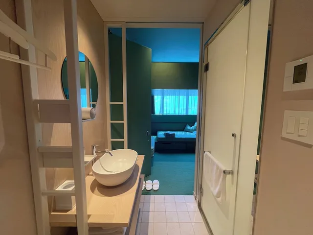 Connecting, Green, 4 Beds, Sofa، Toggle Hotel Suidobashi TOKYO 6/8