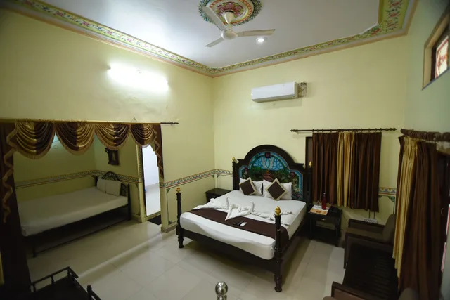 Maharaja, Royal, Suite, Single Bed، Hotel Vaishnavi 1/2