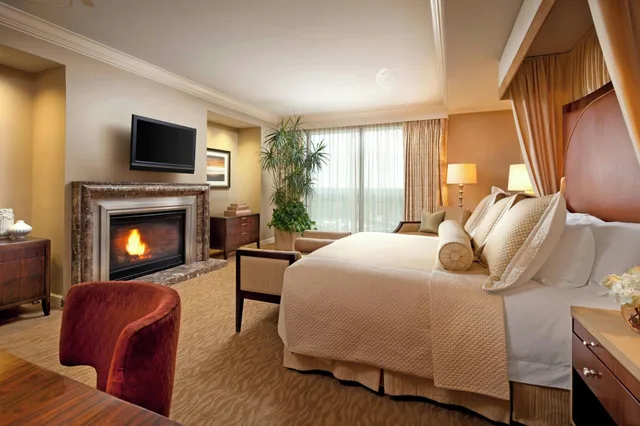 جناح رئاسي بشرفة بغرفتي نوم، St Regis Hotel 1/2