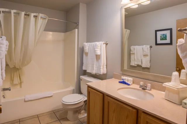 غرفة قياسية بسريرين كوين، Best Western Black Hills Lodge 7/9