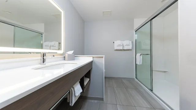 غرفة بريميوم بسرير فردي، Holiday Inn Express & Suites - Ridgecrest - China Lake, an IHG Hotel 2/2
