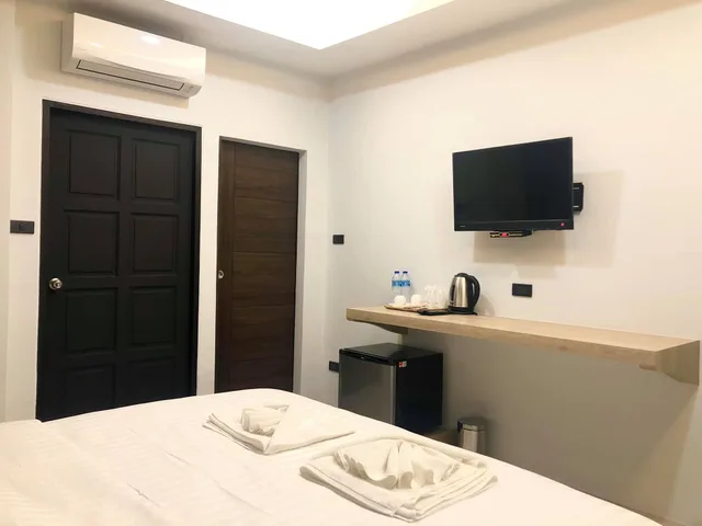غرفة ديلوكس بسرير مزدوج بشرفة، Tall Tree Kata Phuket 3/4