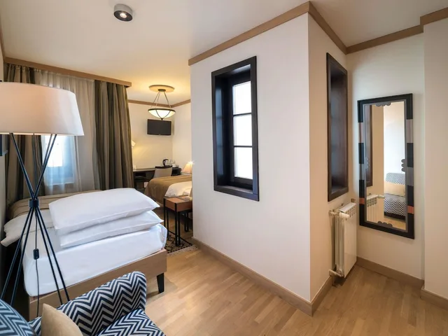 غرفة سوبيريور بسريرين منفصلين، Mercure Belgrade Excelsior 5/10