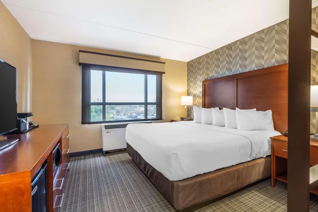 جناح، Comfort Inn & Suites Logan International Airport 1/4