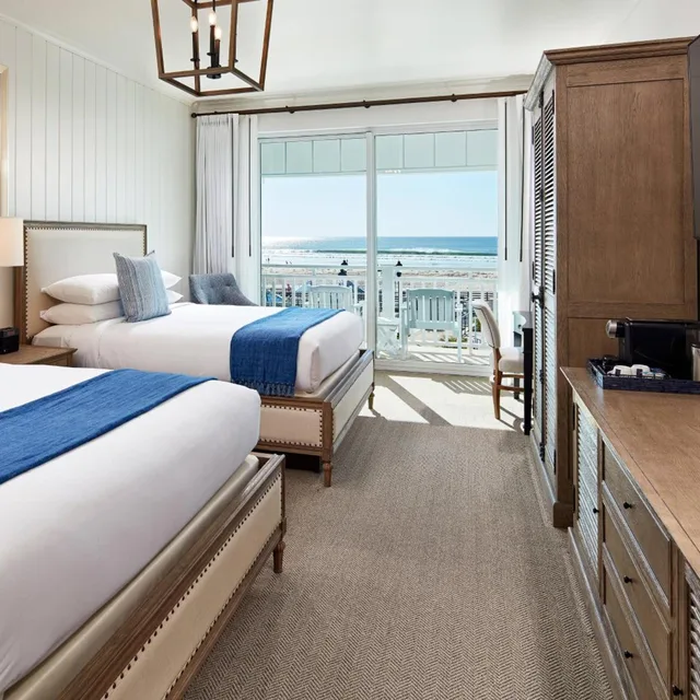 غرفة بريميوم بسريرين كوين بإطلالة على البحر بشرفة مع أريكة، Vespera Resort on Pismo Beach, Autograph Collection 2/8