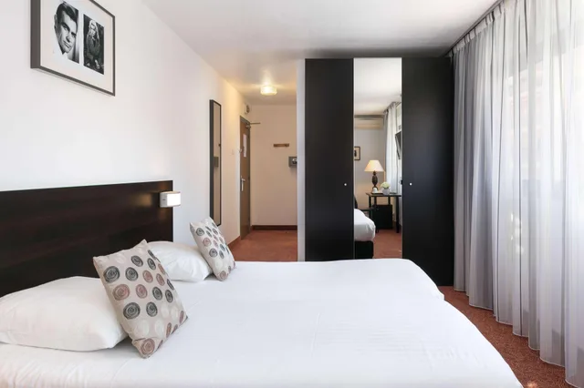 Superior, Family, King Bed, with Child Extra Bed، Best Western Hotel Mediterranee Menton 1/5