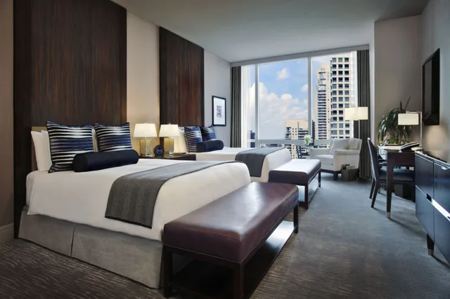 غرفة ديلوكس بإطلالة على المدينة، Trump International Hotel & Tower Chicago 1/1