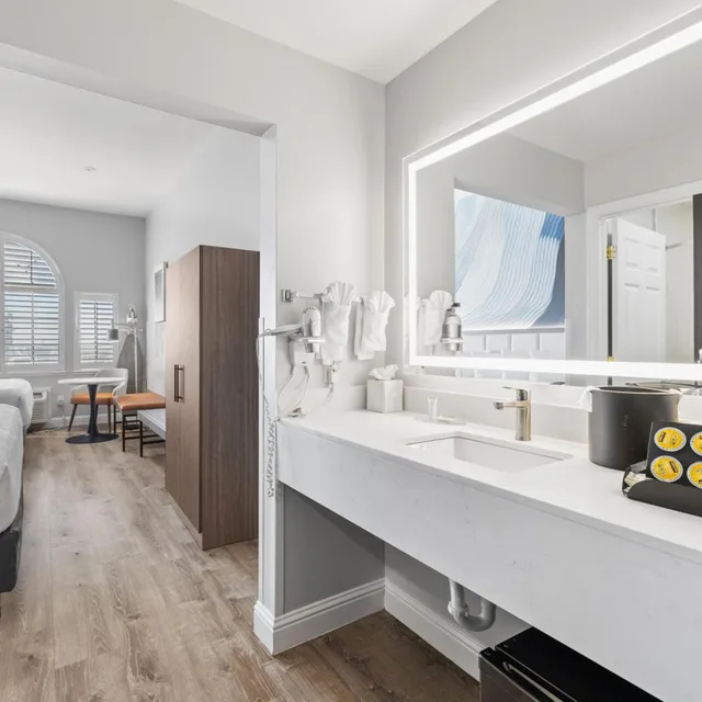 Room, 2 King Beds, Hotel Skye San Bruno 9/10
