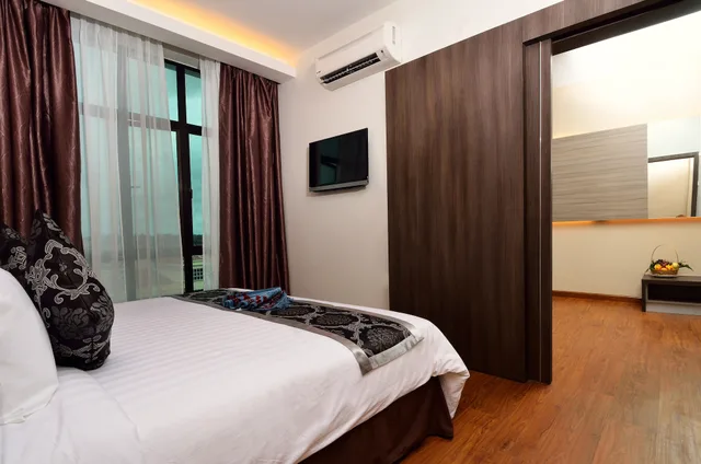 جناح عائلي بسرير كينج مع أريكة، Holiday Villa Hotel and Suites Kota Bharu 2/2
