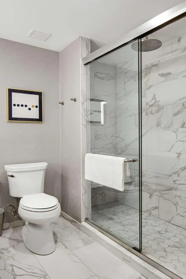 Room, King Bed, Water View، The Sire Hotel Lexington Tapestry Collection By Hilton 4/5