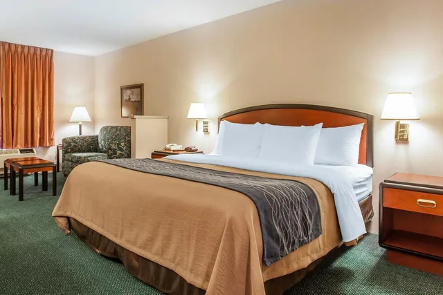 جناح بسرير كوين، Comfort Inn & Suites Sea-Tac Airport 2/5