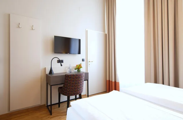 غرفة صغيرة بسرير كينج، HOTEL DREI KRONEN VIENNA CITY 6/10
