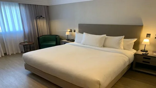 غرفة تنفيذية بسرير كينج، Radisson Hotel Alphaville 1/8