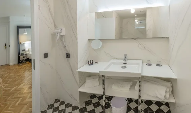 Room, Single, Queen Bed, Palace View، SH Ingles Boutique Hotel 6/10