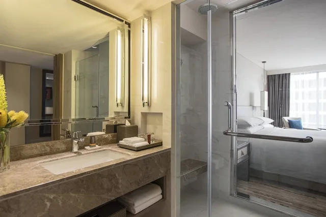 room, 2 double beds, Bangkok Marriott Marquis Queens Park 3/10