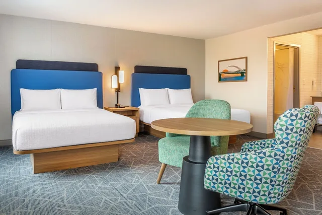 جناح بسريرين كوين مع أريكة، Hampton Inn And Suites Cincinnati Uptown University Area Oh 1/2