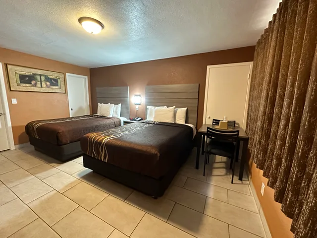 غرفة بسريرين كوين، New Corral Motel 7/10