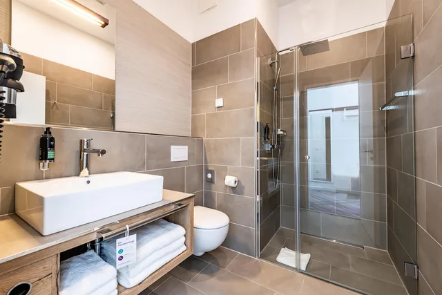 غرفة قياسية بسرير مزدوج، Premier Inn Wuppertal City Centre Hotel 3/3