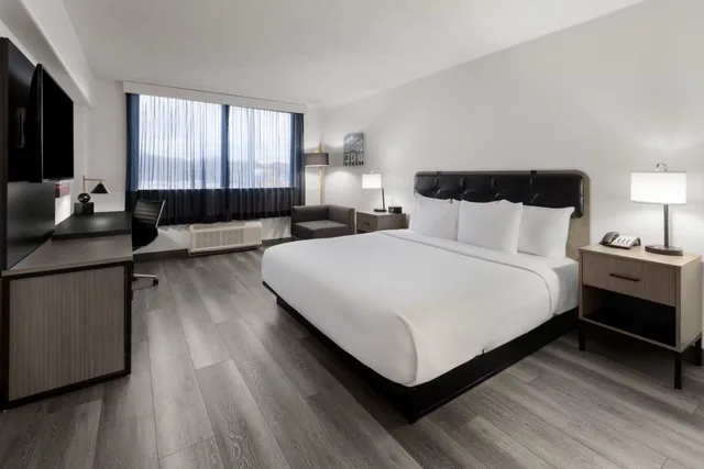 غرفة قياسية بسرير كينج لذوي الإعاقة، La Quinta Inn & Suites Washington DC-Capital/NoMA 2/7