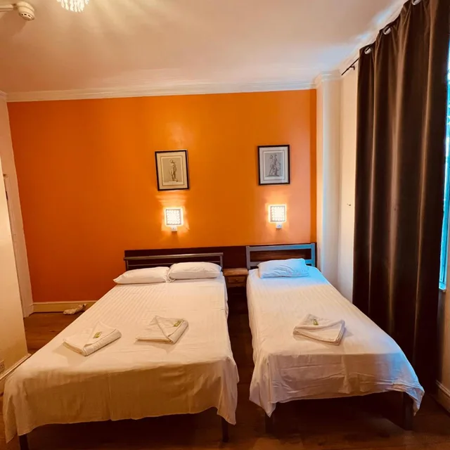 غرفة عائلية بحمام خاص، Gresham Hotel 2/8