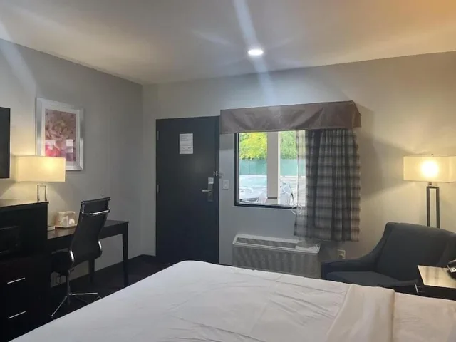 غرفة بسرير مزدوج بمطبخ لذوي الإعاقة، Studio 6 Extended stay Bossier City, LA - Shreveport 5/10