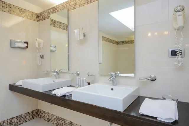 غرفة سوبيريور بسرير كينج، Hotel Master 6/6