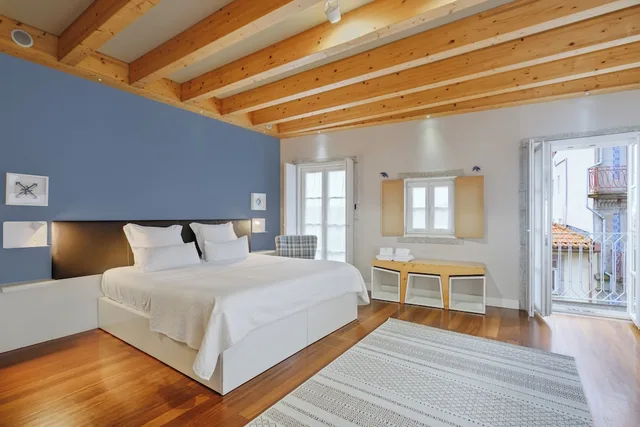 Loft, 1 King and 4 Single Beds, City View, Balcony, Extendall 1/10