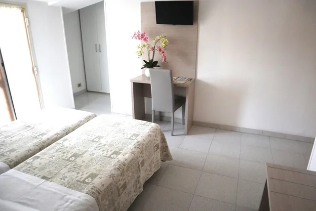 غرفة عائلية بحمام خاص، Hotel Astor 1/6