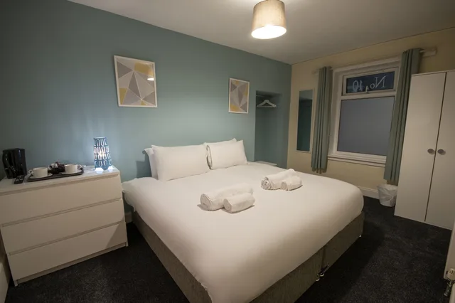 غرفة كومفورت بسرير كينج، Irvine Riverside Guesthouse by Payman Club 5/10