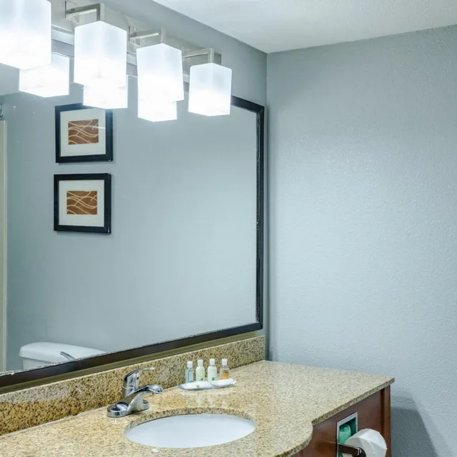 غرفة رباعية للمدخنين، Quality Inn Olive Branch - Memphis South 4/8