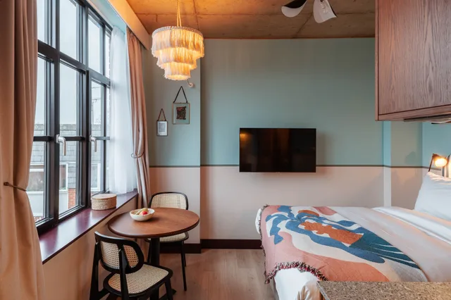 Compact, Studio, Double Bed, Second Nature Chiswick 4/5