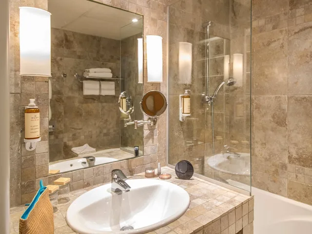 غرفة كلاسيكية بسرير مزدوج بإطلالة على الحديقة، Mercure Marseille Centre Bompard La Corniche 10/10