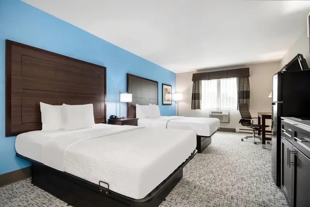 غرفة رباعية بمطبخ صغير، Baymont By Wyndham Marinette 1/4