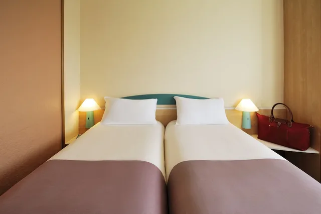 غرفة سوبيريور بسرير مزدوج وسرير فردي، IBIS CHARLEROI CENTRE GARE 3/7