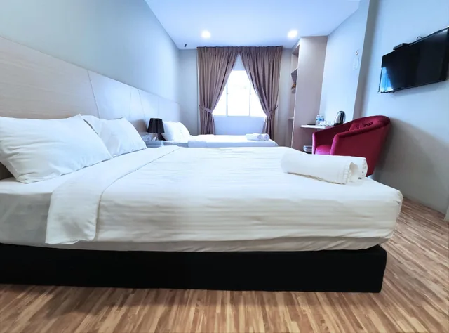 غرفة عائلية بسريرين كوين، Princess Hotel Pontian 1/3